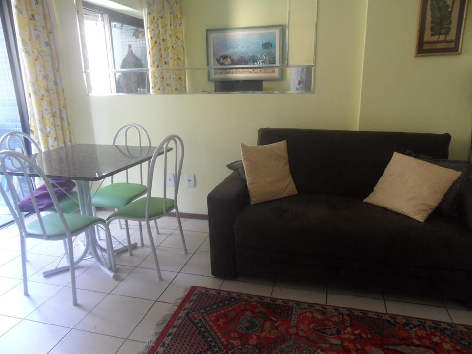 Day, Dining area