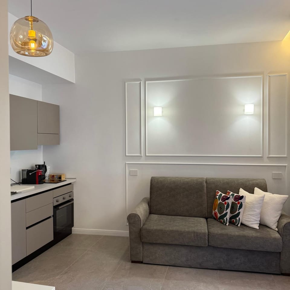 Kitchen or kitchenette, Living room, Seating area