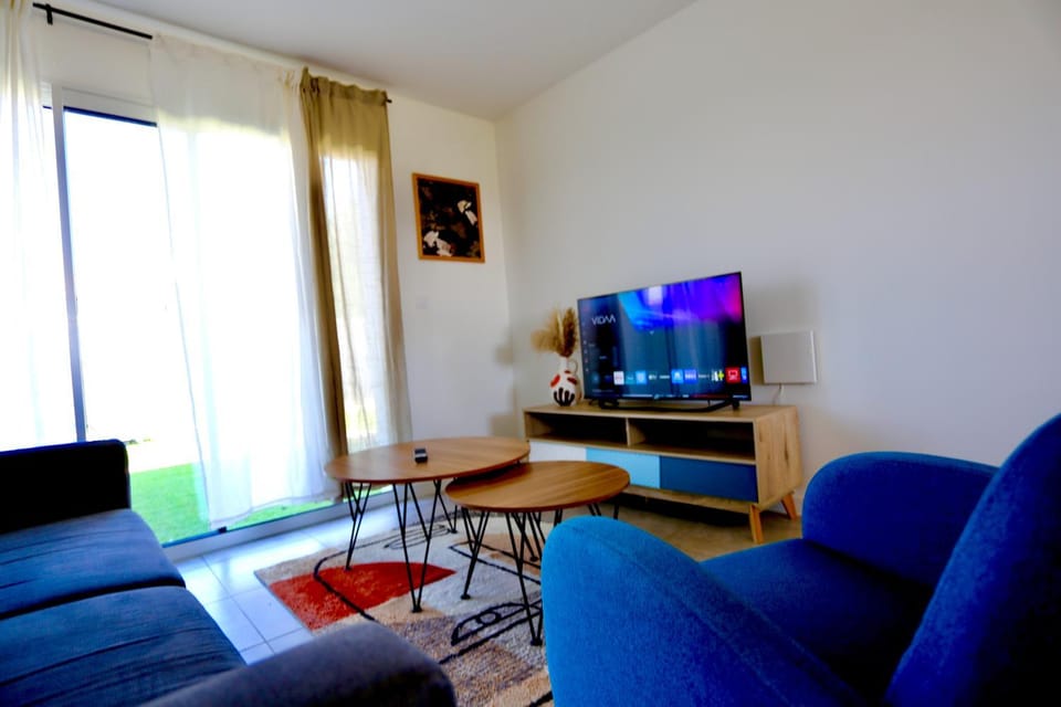 Communal lounge/ TV room, TV and multimedia, Living room, Seating area