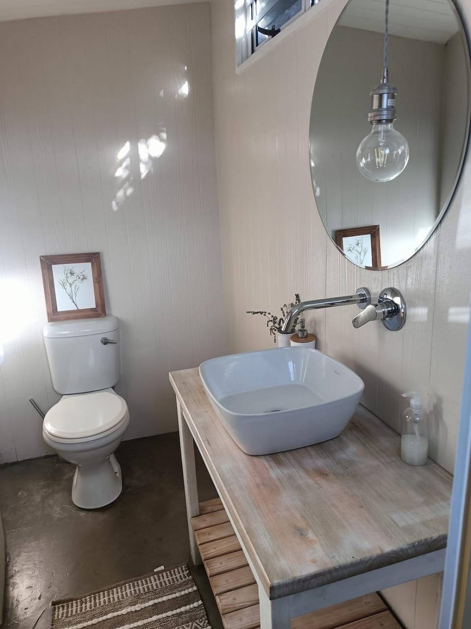 Unique, cozy rondavel 200m from the sea Apartment in Western Cape
