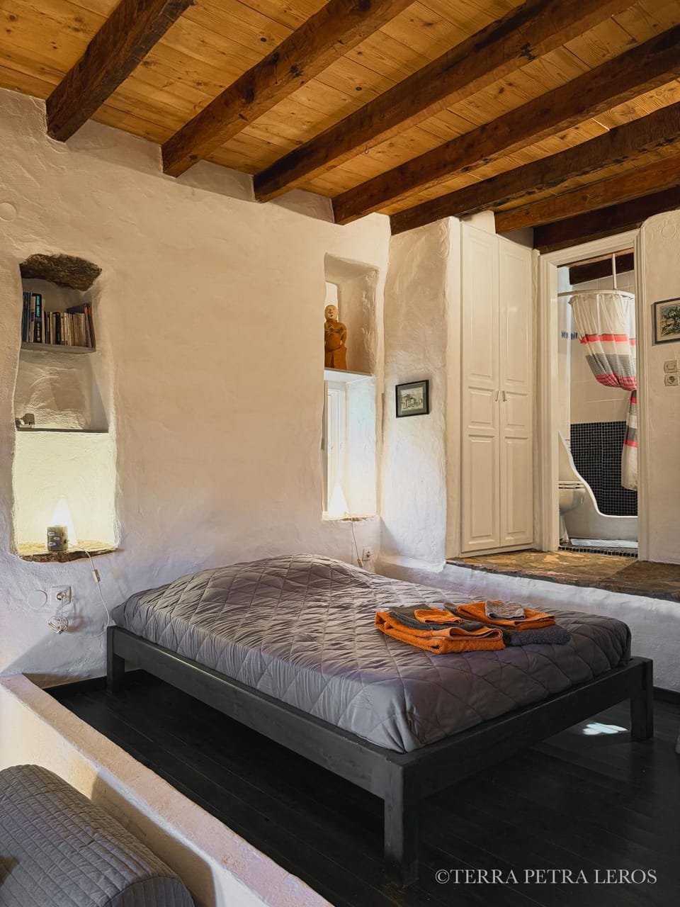 Bed, Decorative detail, Bedroom