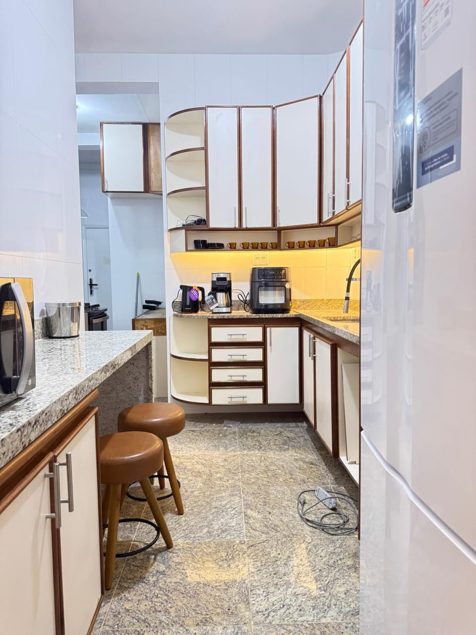 Kitchen or kitchenette, oven, pet friendly, stove, washing machine