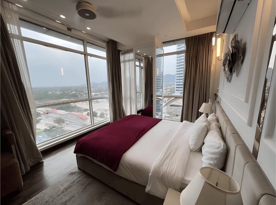 Bed, View (from property/room), Photo of the whole room, Seating area, Bedroom
