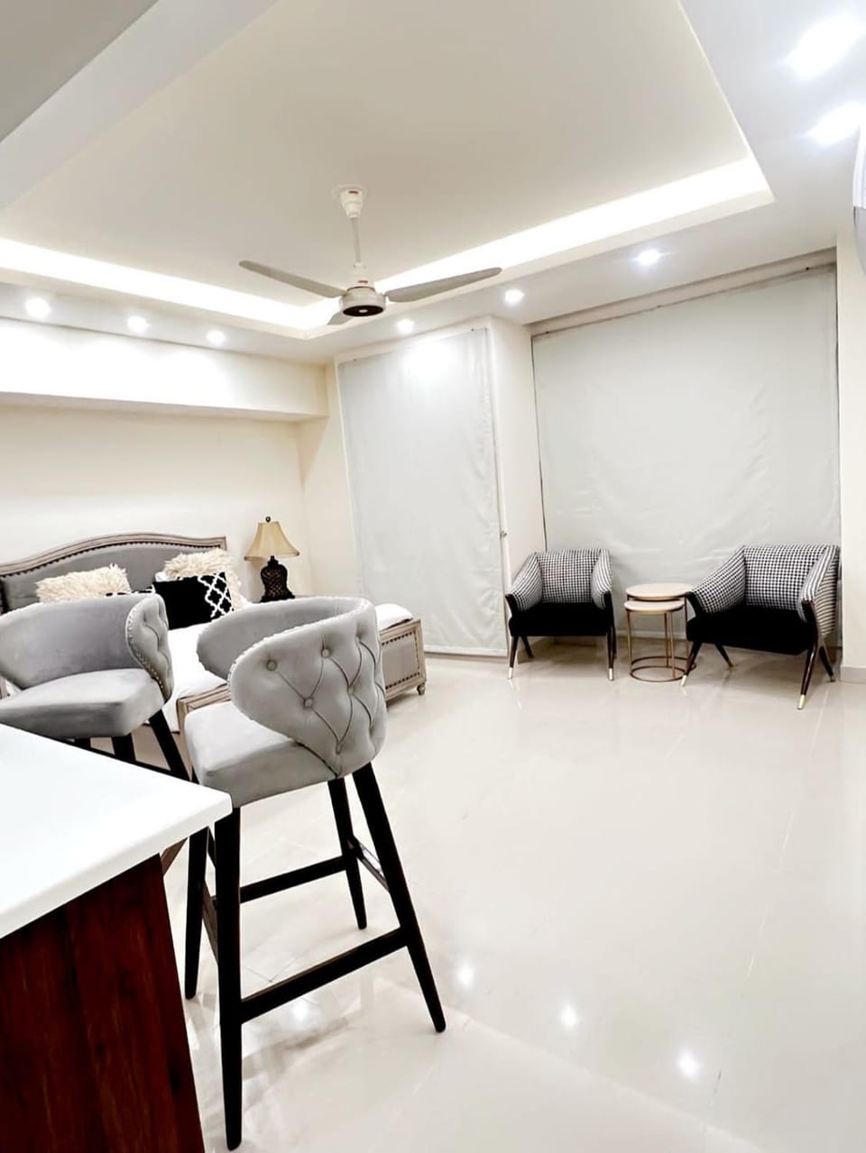 Living room, Photo of the whole room, Seating area
