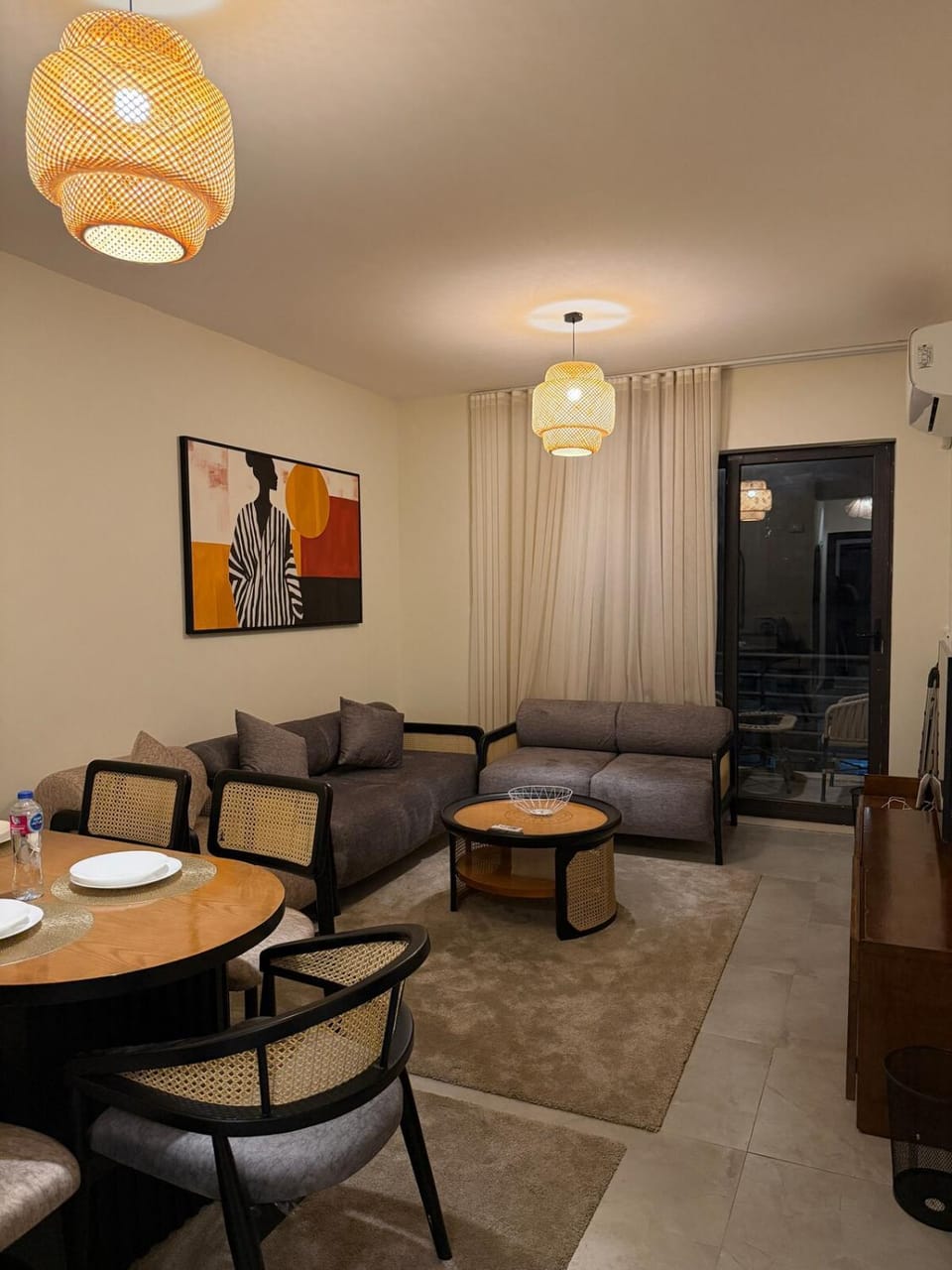 Living room, Seating area