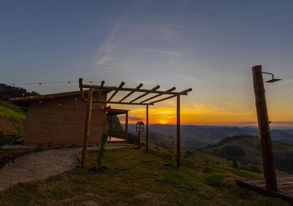 Shower, Facade/entrance, Mountain view