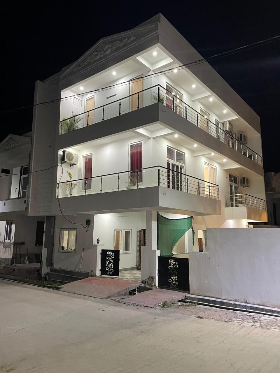 Shriji Udai Villa 4bhk luxurious property with Private pool Villa in Rajasthan
