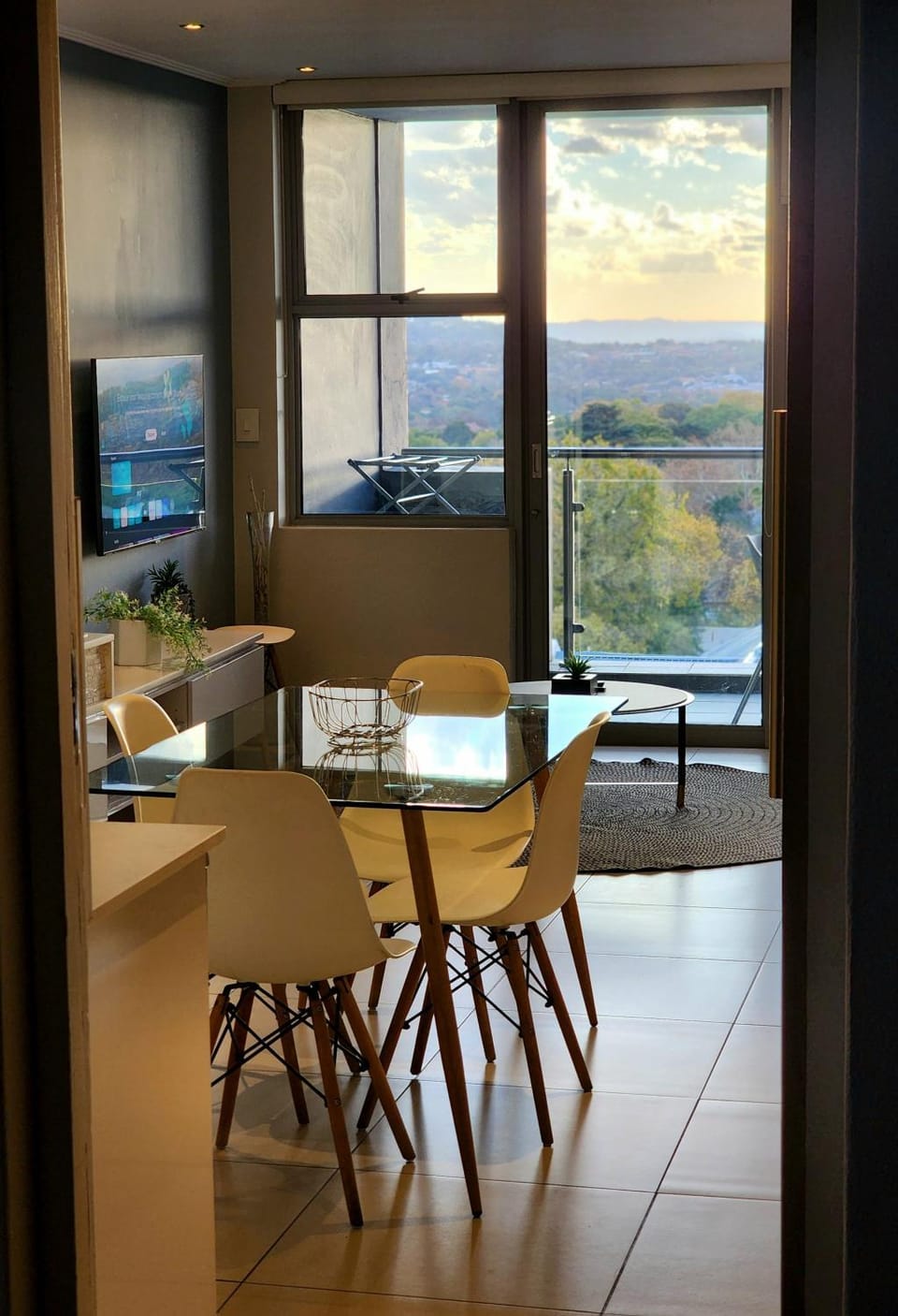 2 Bedroom Luxury Suite at The Apex on Smuts, Rosebank Apartment in Johannesburg