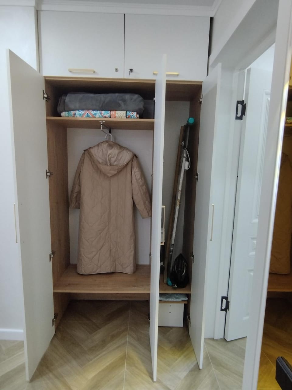 Terra Lux - Abay 51, Custom King bad, Orthopedic mattress Apartment in Kazakhstan