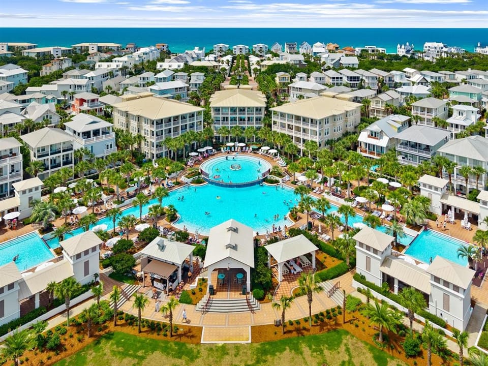 Seacrest-PVT Beach-CMTY Pool-Bikes-Sleeps16 House in Rosemary Beach