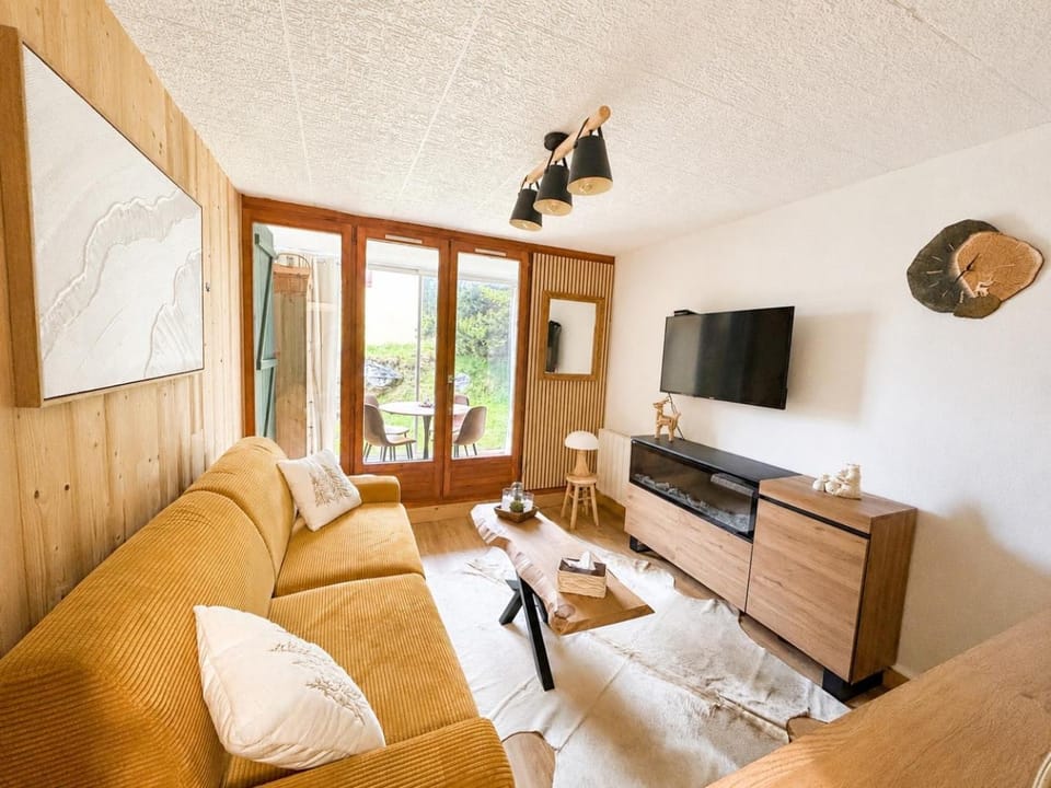 Cocon cosy avec jardin, vue lac & montagne Apartment in Occitanie
