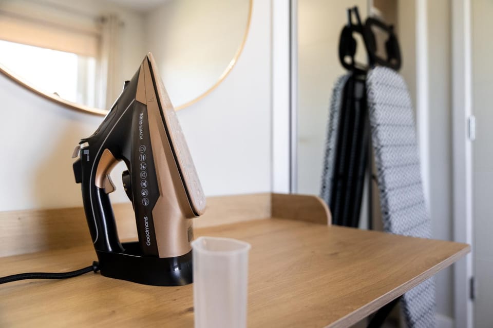 Bedroom, flat iron