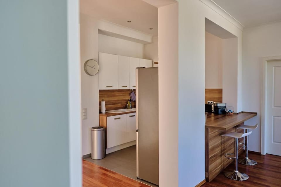 Stilvolle Altbauwohnung nahe Düsseldorf mit Balkon & Parkplatz Apartment in Neuss