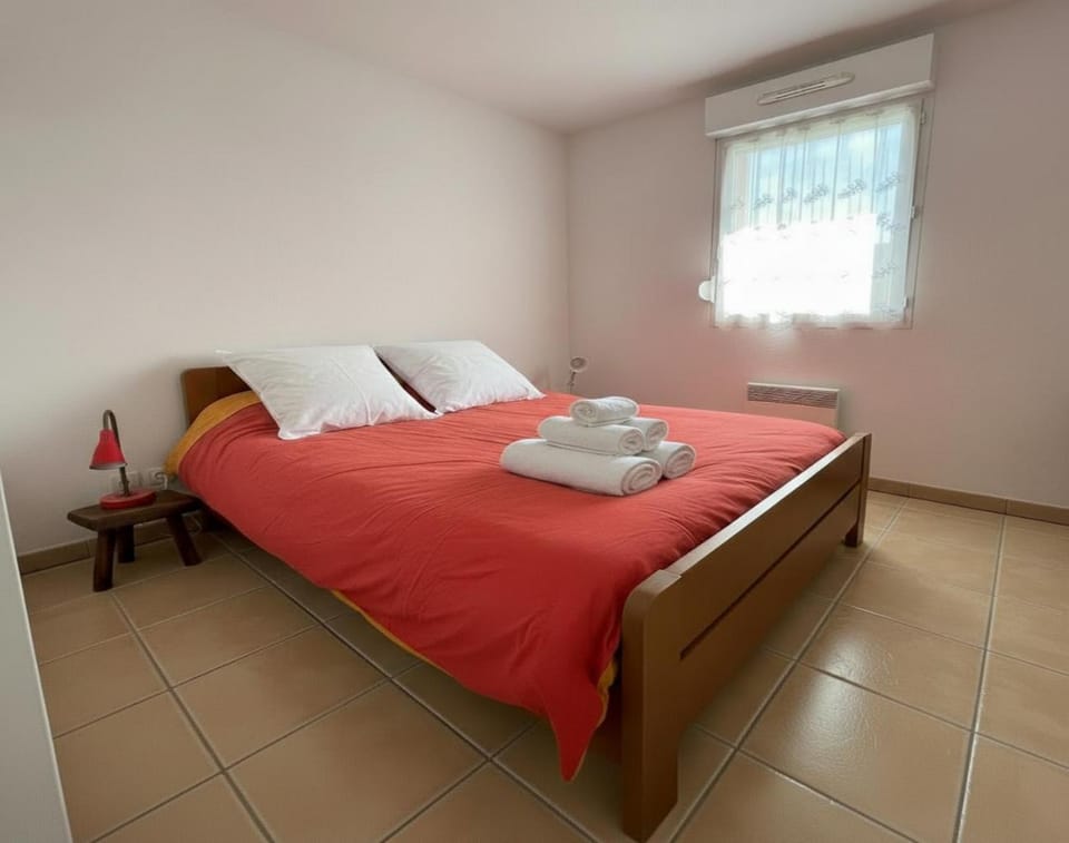Bedroom, heating