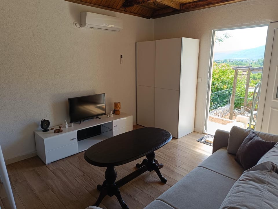 Hacienda Paraiso Escondido Apartment in Podgorica Municipality, Montenegro