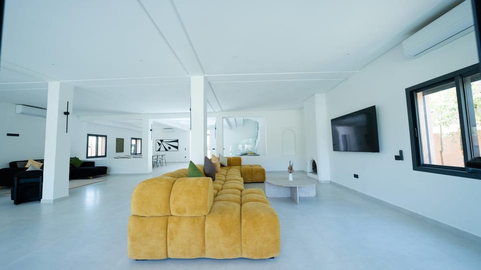 TV and multimedia, Living room, Seating area