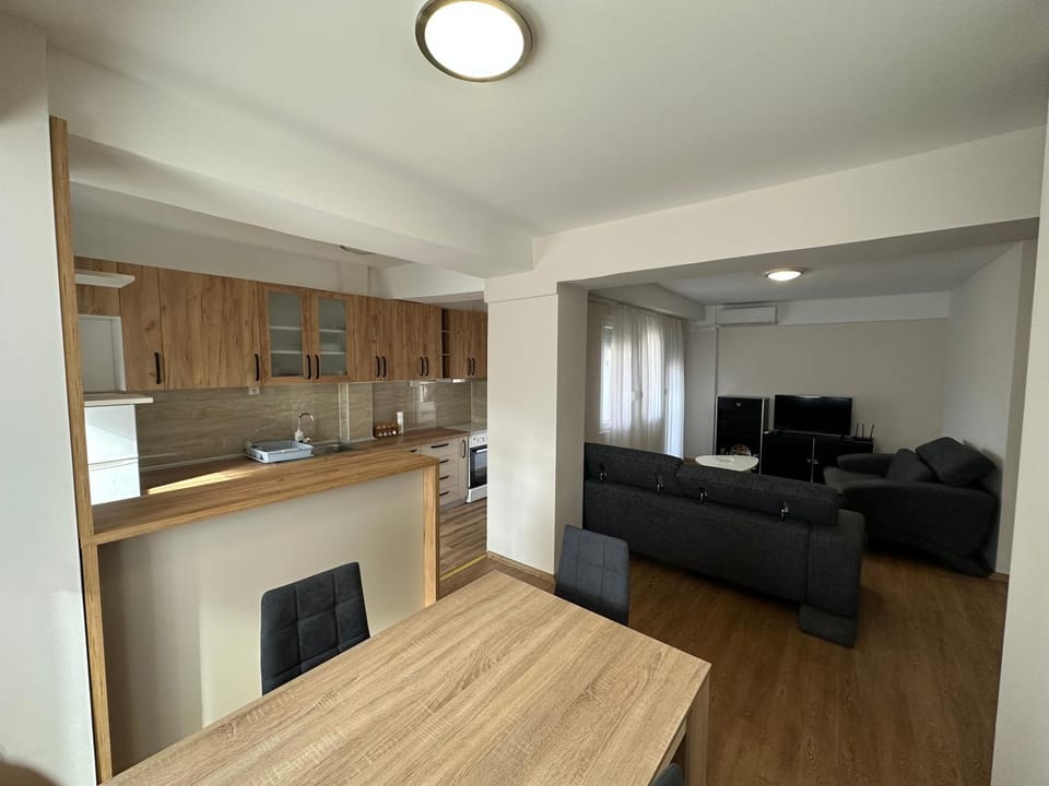 Kitchen or kitchenette, Seating area, Dining area