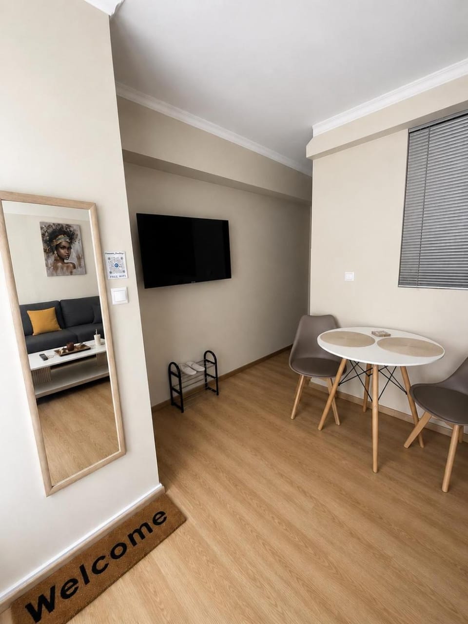 TV and multimedia, Dining area
