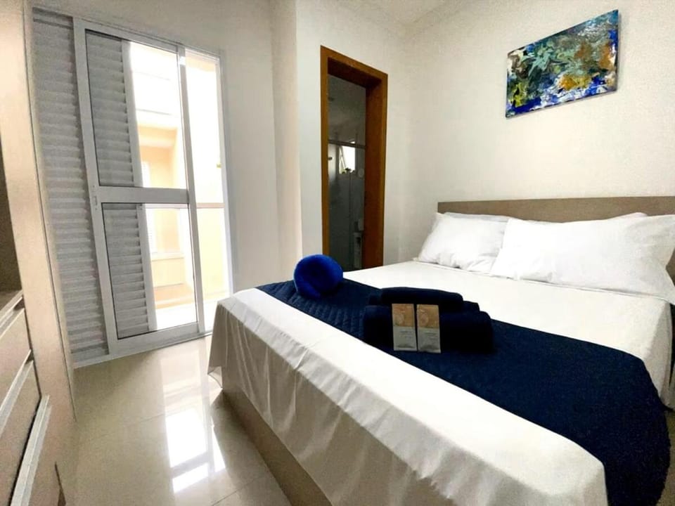 Bed, Bathroom, Photo of the whole room, Bedroom, wardrobe