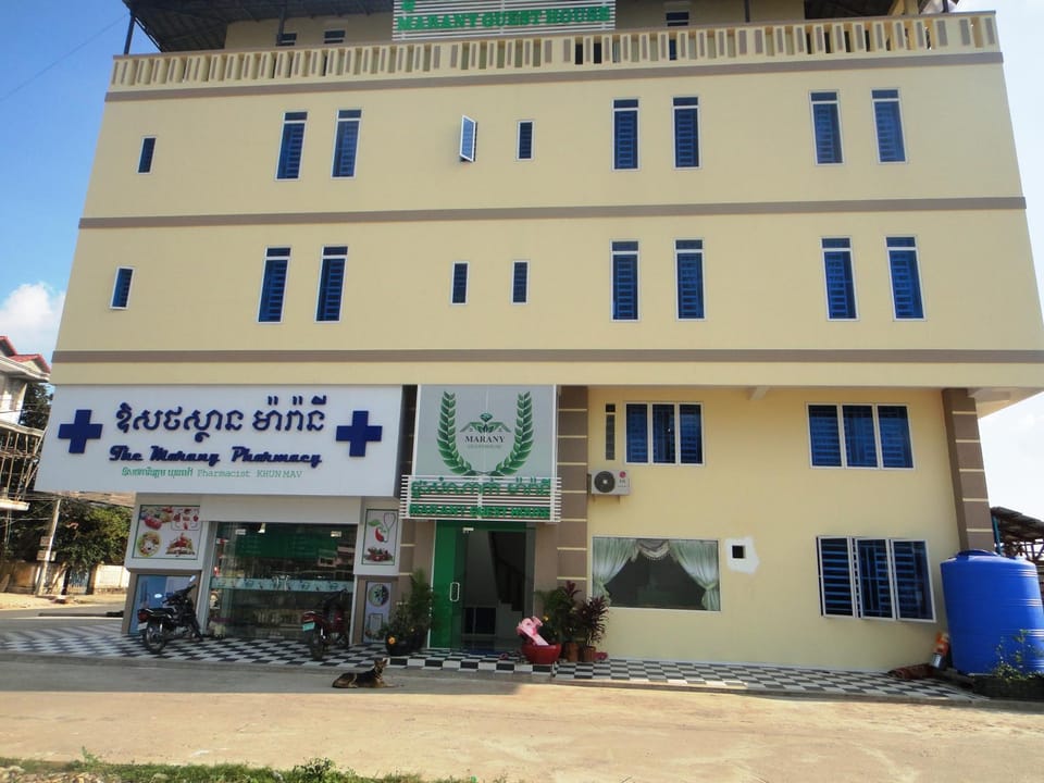 Facade/entrance