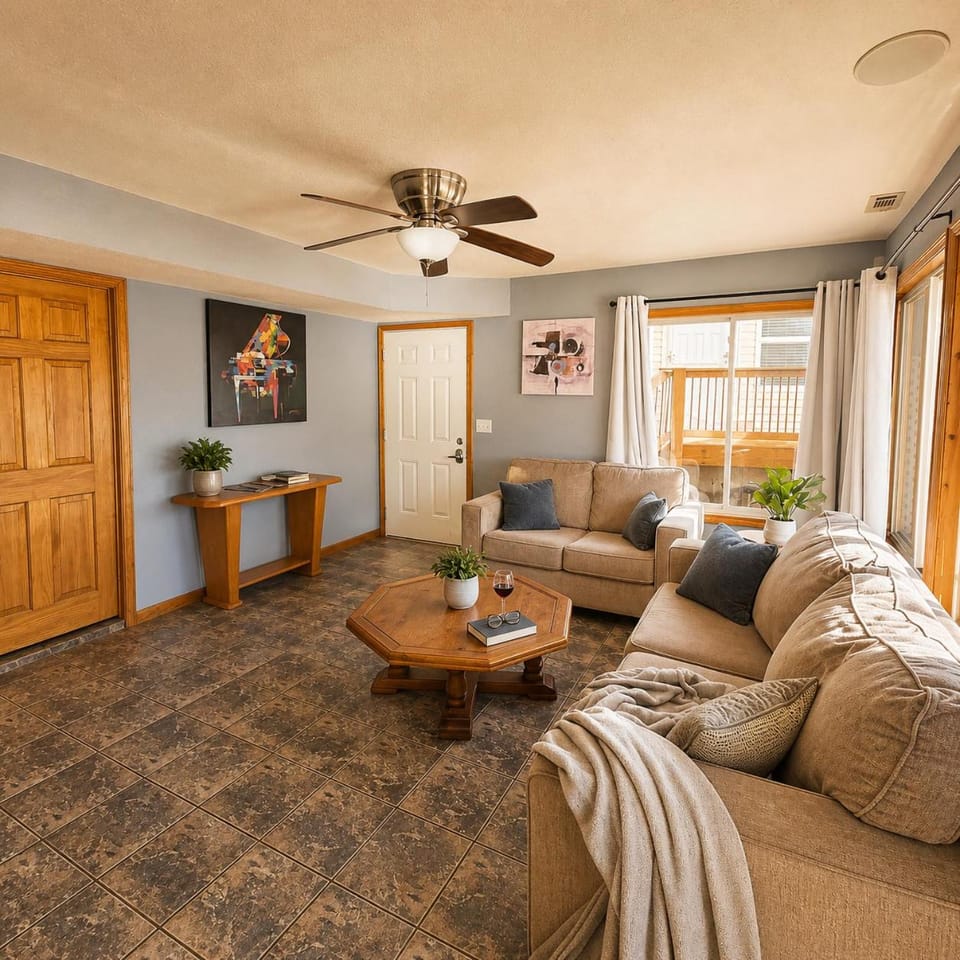 Views, Views, Views! Welcome to Cliffside Escape House in Osage Beach