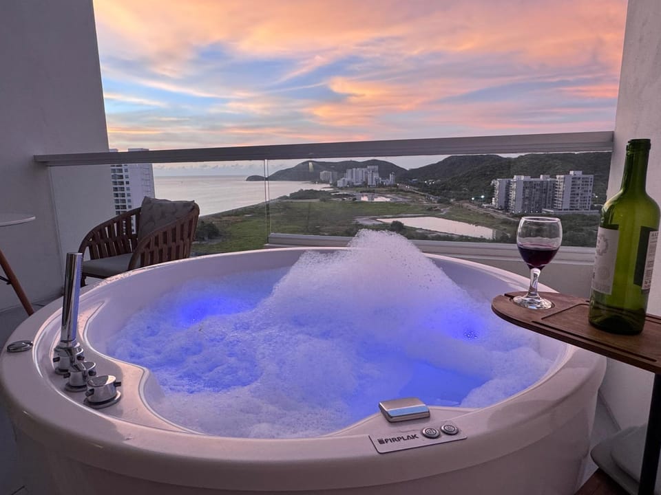 Hot Tub, Balcony/Terrace