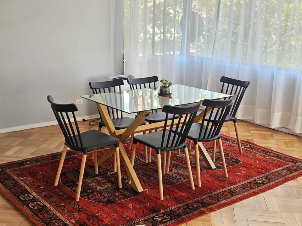 Spacious 2D near Costanera & Metro Los Leones Apartment in Providencia