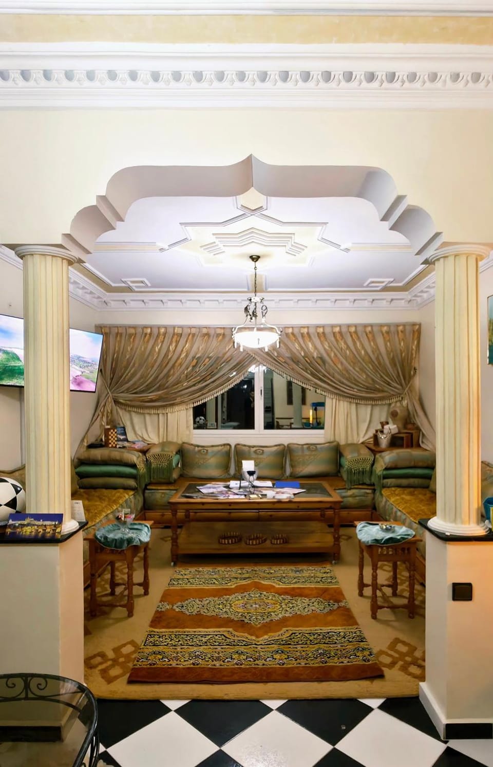 TV and multimedia, Living room, Seating area