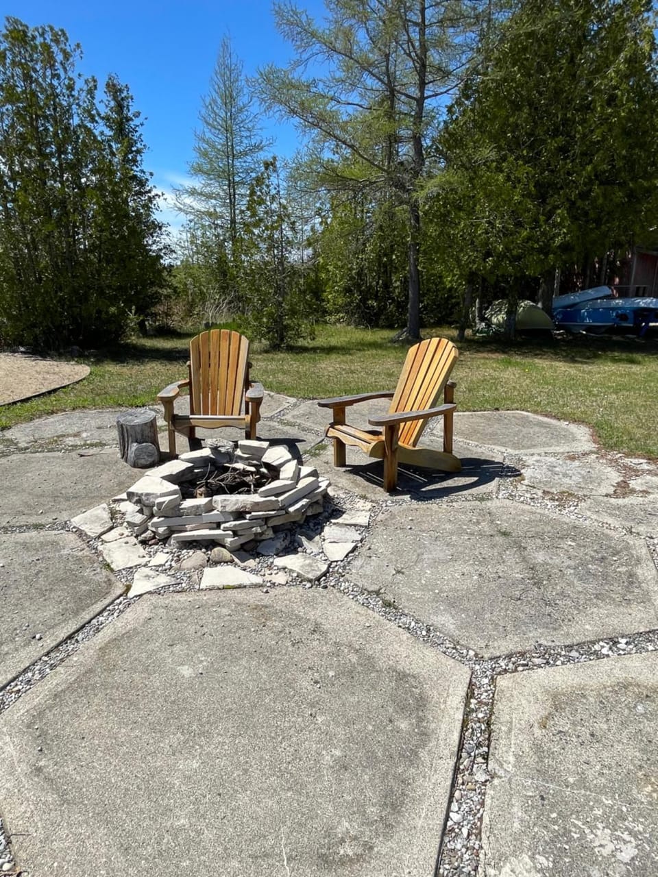 Lakeside BEACH Kayaks Economy Stay House in Northern Bruce Peninsula