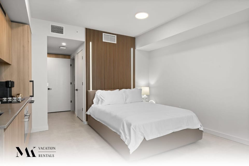501 First Residences Studio mins from Cruises with Beach Access House in Miami