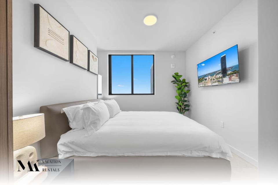 Walking Distance from Miami Heat Games and Concerts at Kaseya Center - 501 First Residences 2-bedroom House in Miami