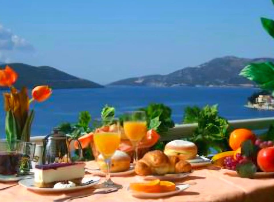 Apartmani sa bazenom uz plaźu i prekrasnim pogledom Apartment in Neum