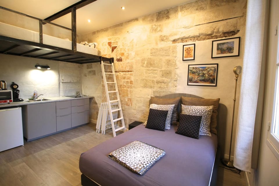 Bed, Kitchen or kitchenette, Dining area, Bedroom