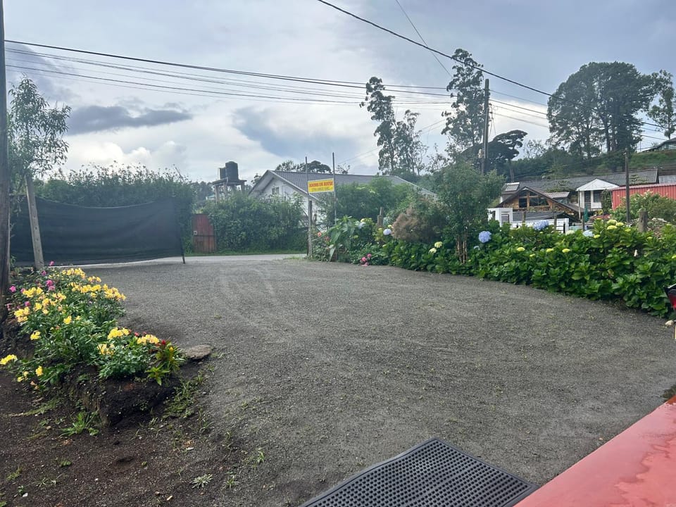 Deshani Homestay Bed and Breakfast in Nuwara Eliya