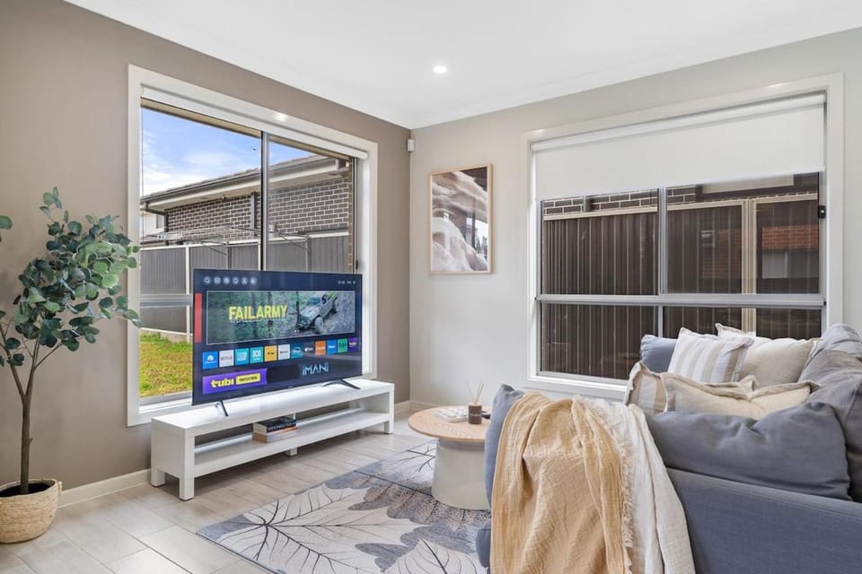 TV and multimedia, Living room, Seating area