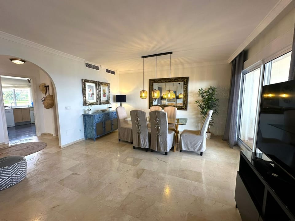 TV and multimedia, Kitchen or kitchenette, Living room, Dining area