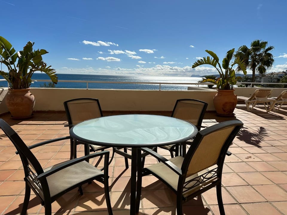 View (from property/room), Balcony/Terrace, Sea view