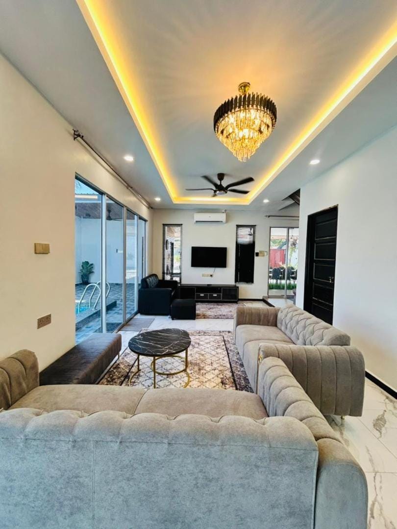 Communal lounge/ TV room, TV and multimedia, Living room, Seating area