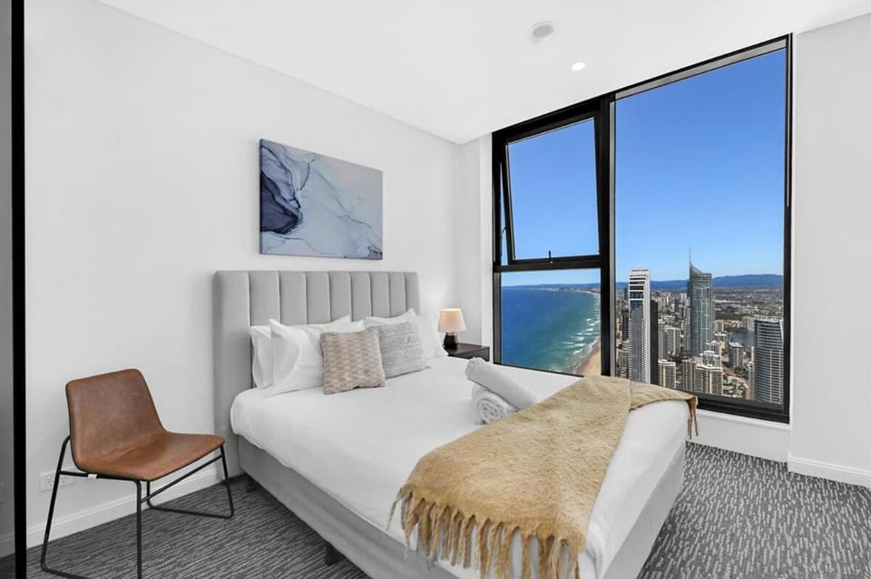 Epic Ocean Views Level 70 - Pet Friendly Apartment in Surfers Paradise