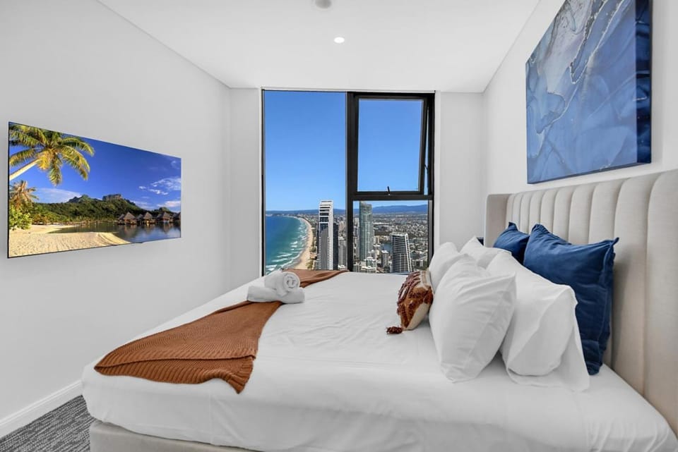 Bed, Natural landscape, Photo of the whole room, Bedroom, Sea view, towels