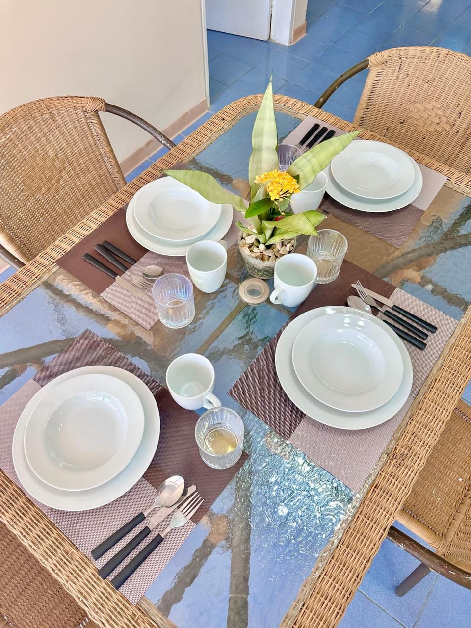 Dining area, Food