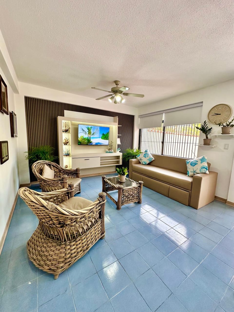 Communal lounge/ TV room, Living room