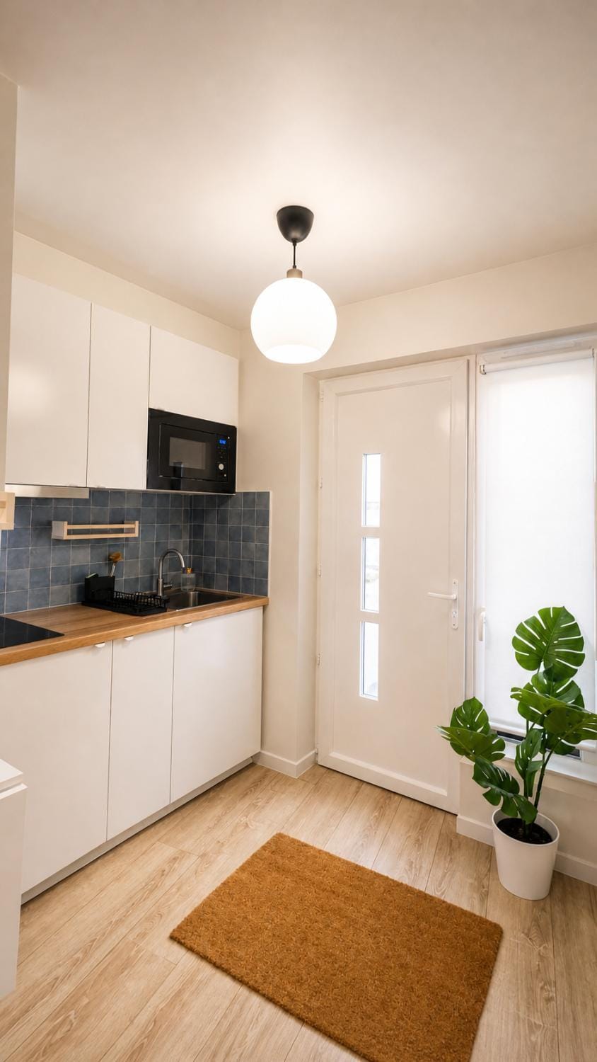 Facade/entrance, kitchen