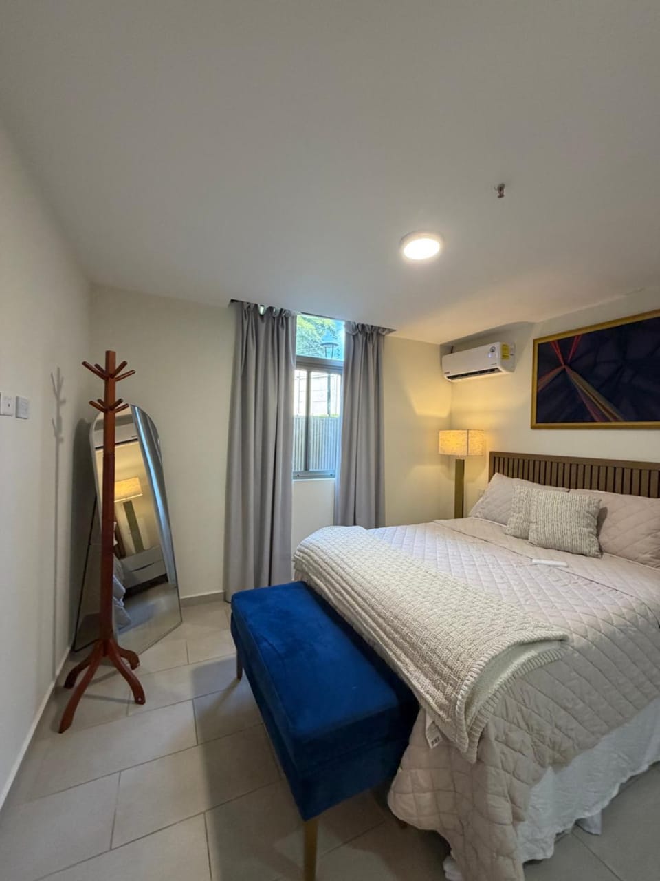 Apartamento elegante con Jacuzzi privado y terraza, Torre Indigo Masferrer Apartment in San Salvador