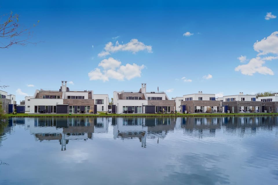 Property building, Lake view