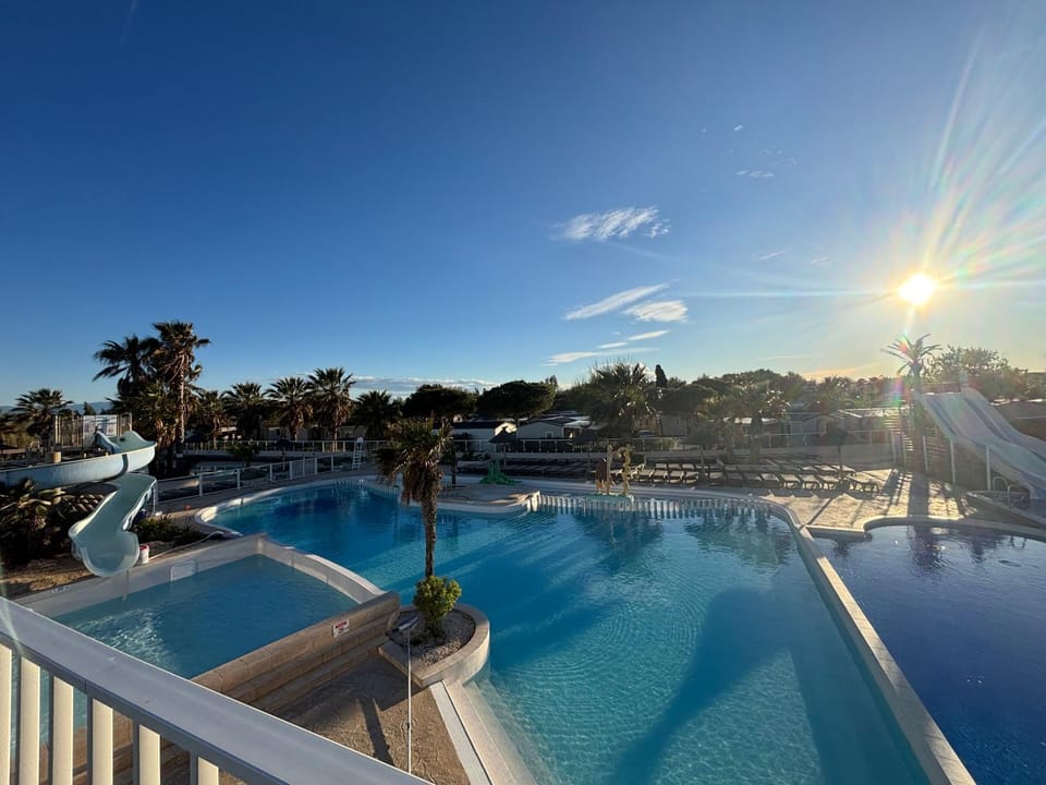 Le SaraLéna Campground/ 
RV Resort in Occitanie