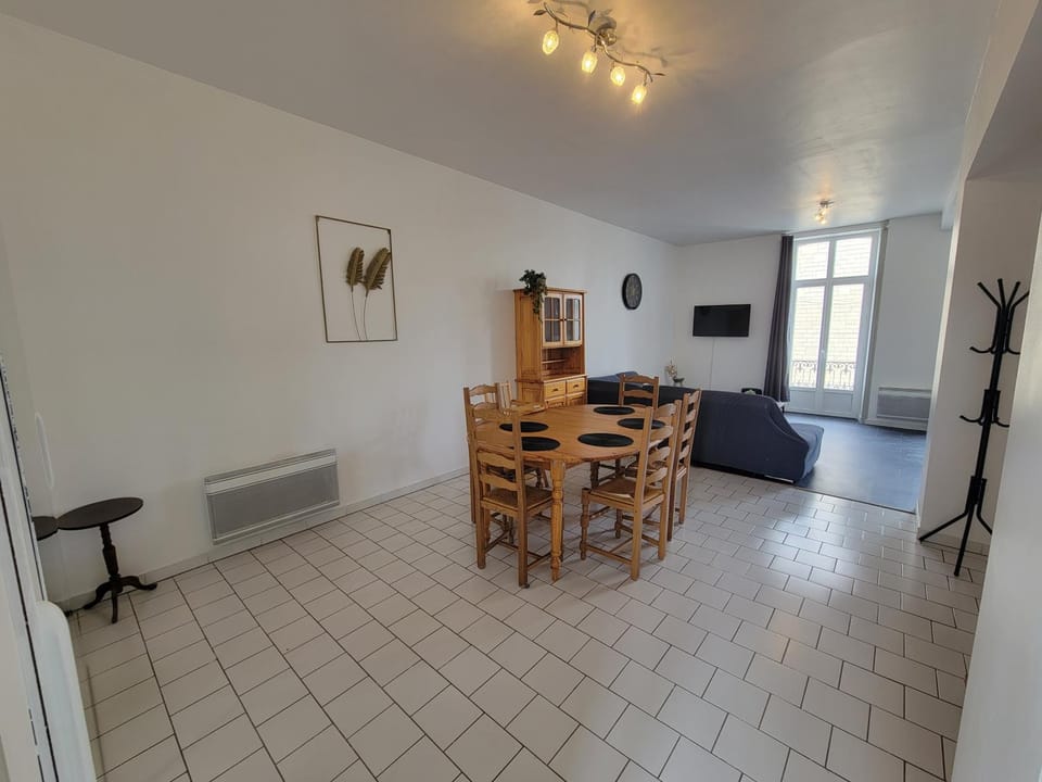 Appartement spacieux Apartment in Nouvelle-Aquitaine