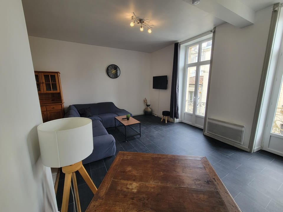 Appartement spacieux Apartment in Nouvelle-Aquitaine