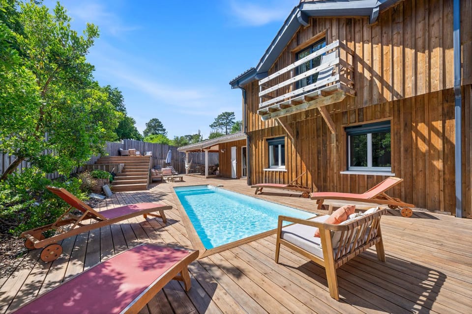 Property building, Swimming pool