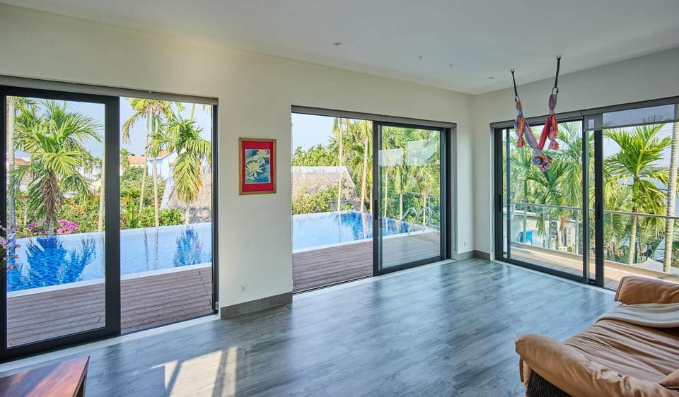 Patio, Fitness centre/facilities, Photo of the whole room, Garden view, Pool view, River view, Swimming pool, internet, sunbed